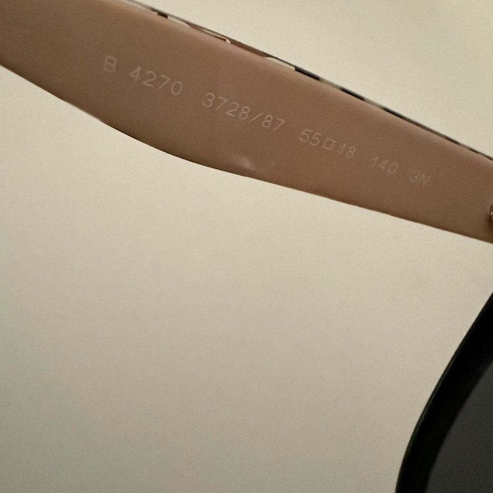 Burberry Black Cat-Eye Sunglasses Sleek Design - Picture 4 of 4